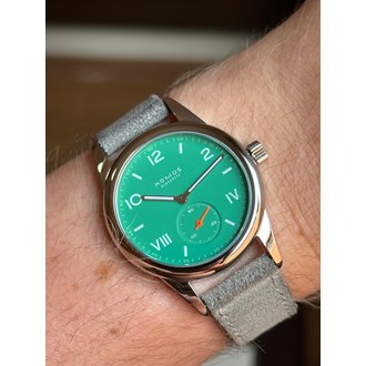 Nomos 36mm Verde Corda Manual