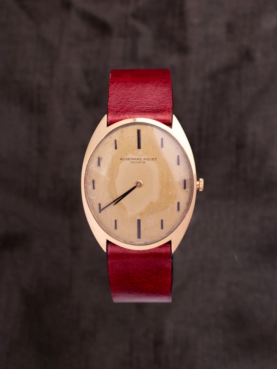 AUDEMARS OVAL SHAPE
